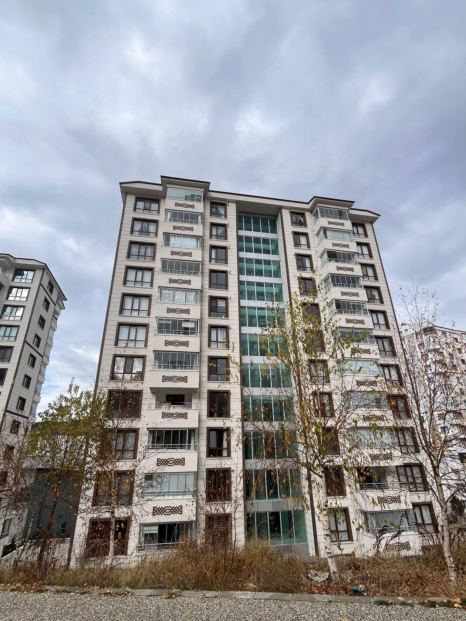 SPOR VADİSİNE YÜRÜME MESAFESİNDE FULL YAPILI 4+1 SATILIK DAİRE