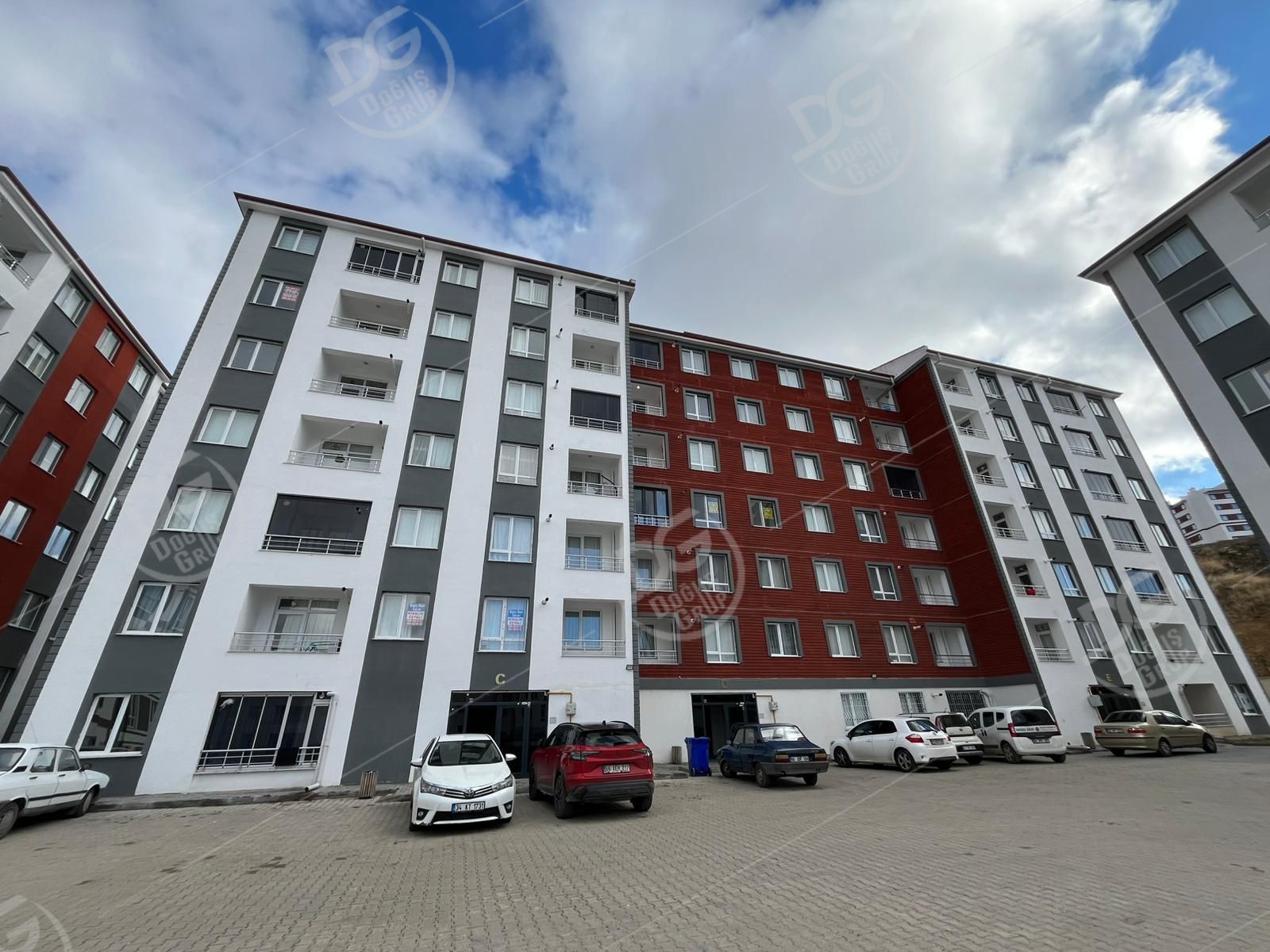 ÜNİVERSİTE BÖLGESİ SİTE İÇERİSİNDE 2+1 EŞYALI KİRALIK