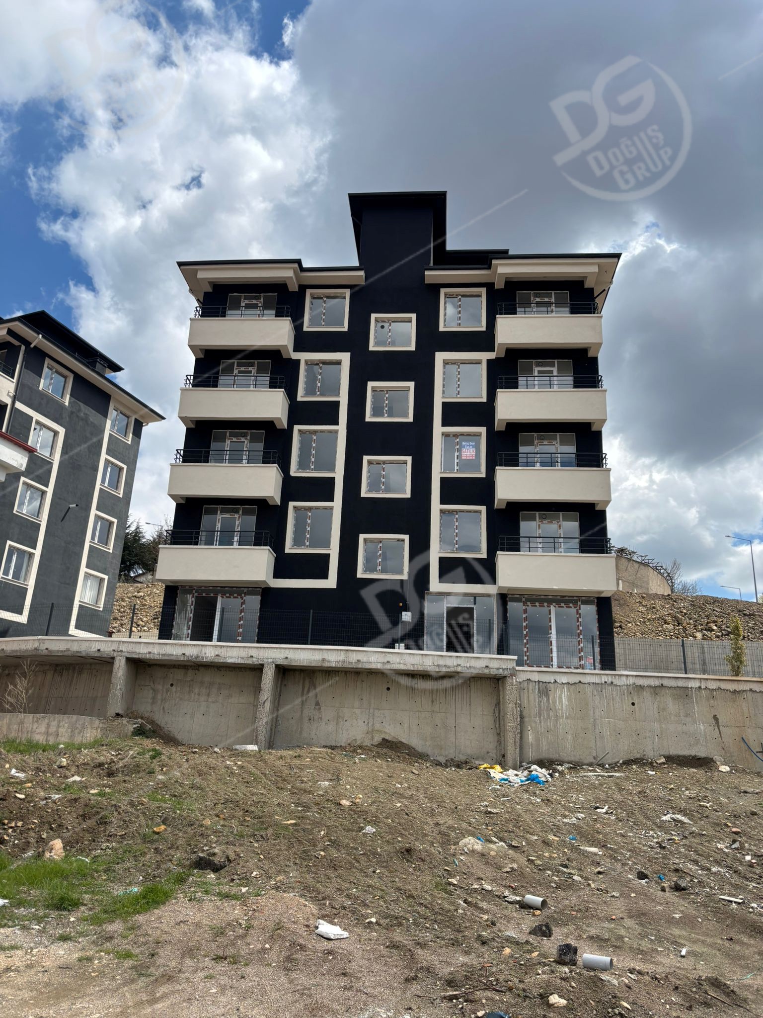 KENT PARK BÖLGESİNDE ARA KAT 2+1 SATILIK DAİRE