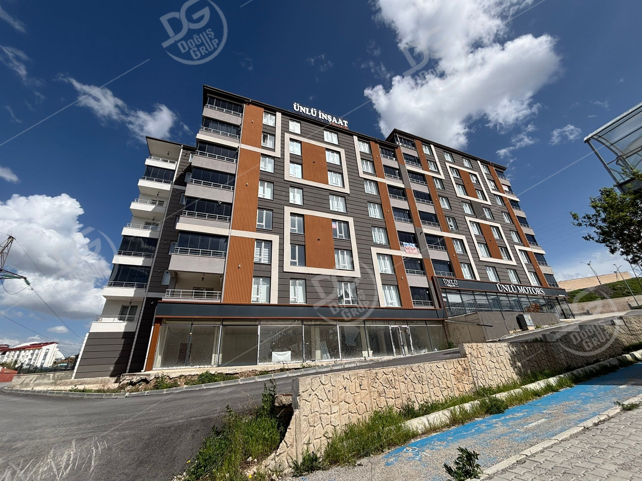 ÜNİVERSİTE YOLUNDA LÜKS YAPILI ARA KAT 3+1 SATILIK DAİRE