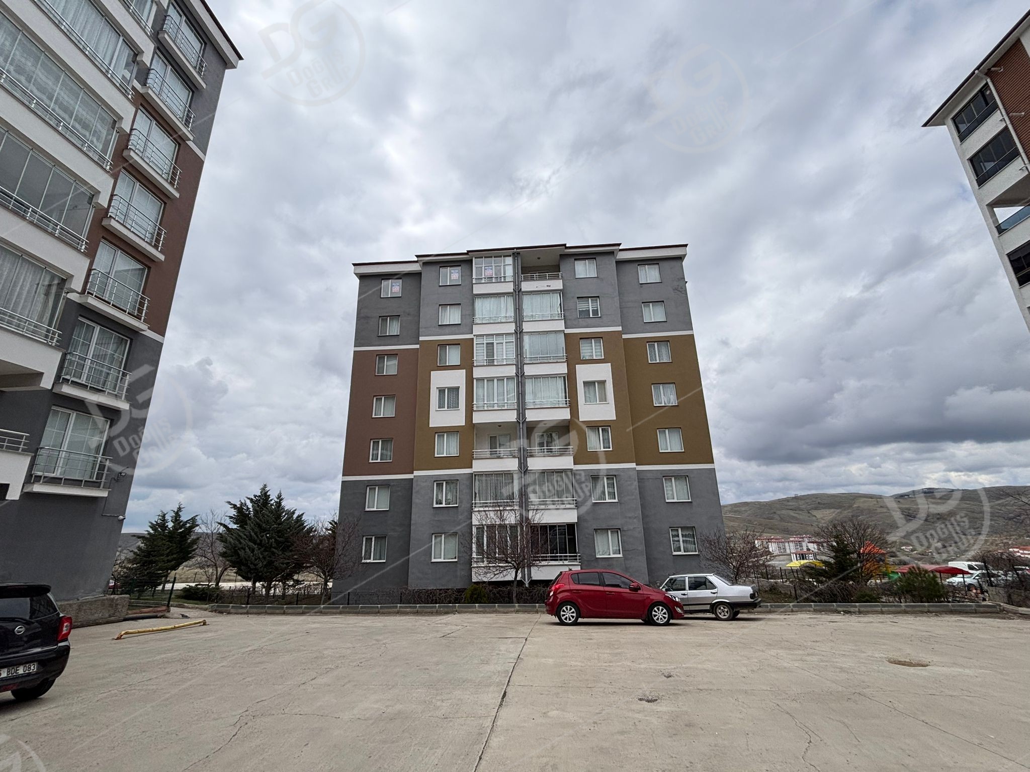 ÜNİVERSİTE YOLU SİTE İÇERİSİNDE 3+1 SATILIK DAİRE