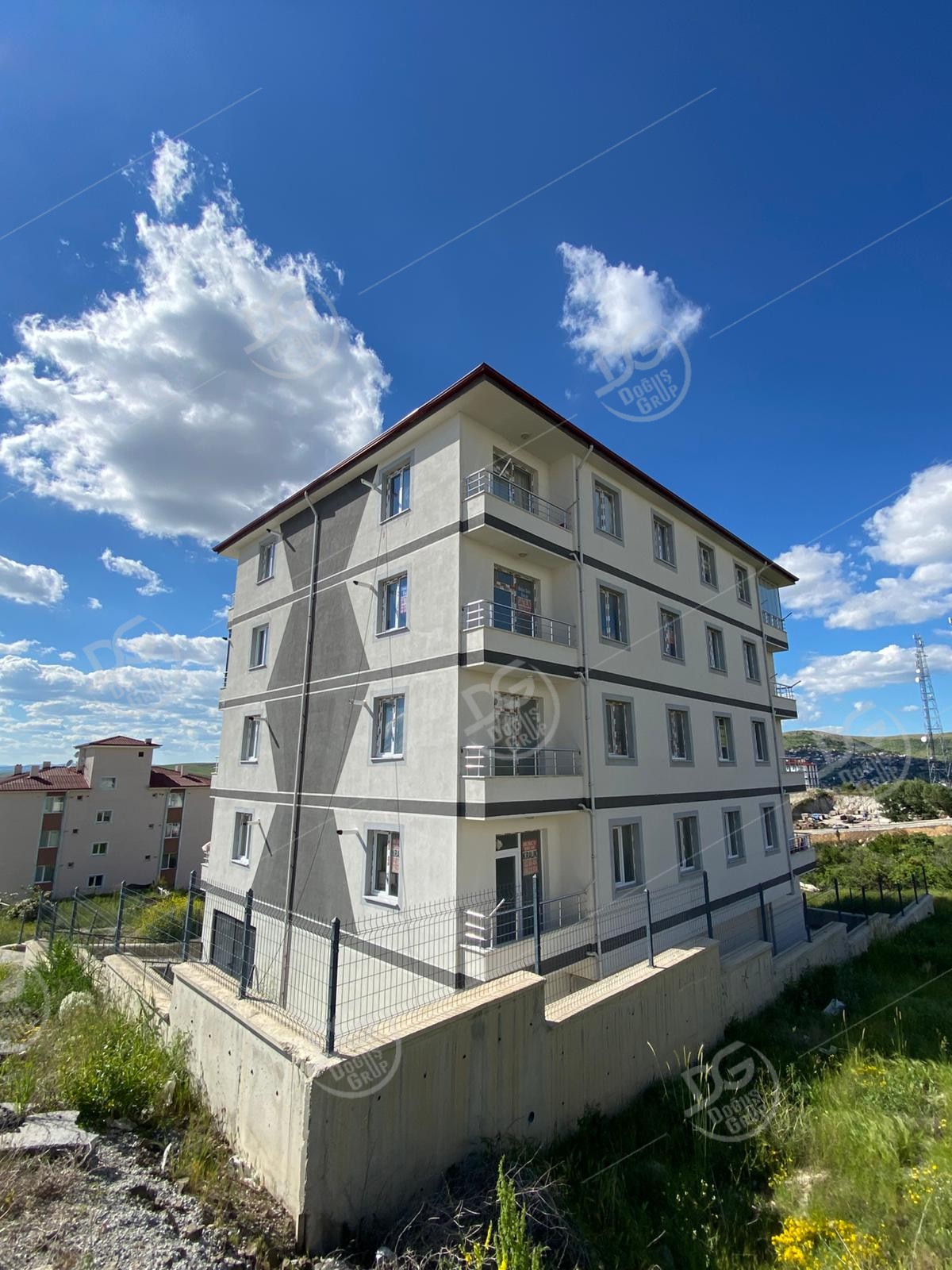 ÜNİVERSİTE BÖLGESİNDE SIFIR YAPI ARA KAT 2+1 SATILIK DAİRE