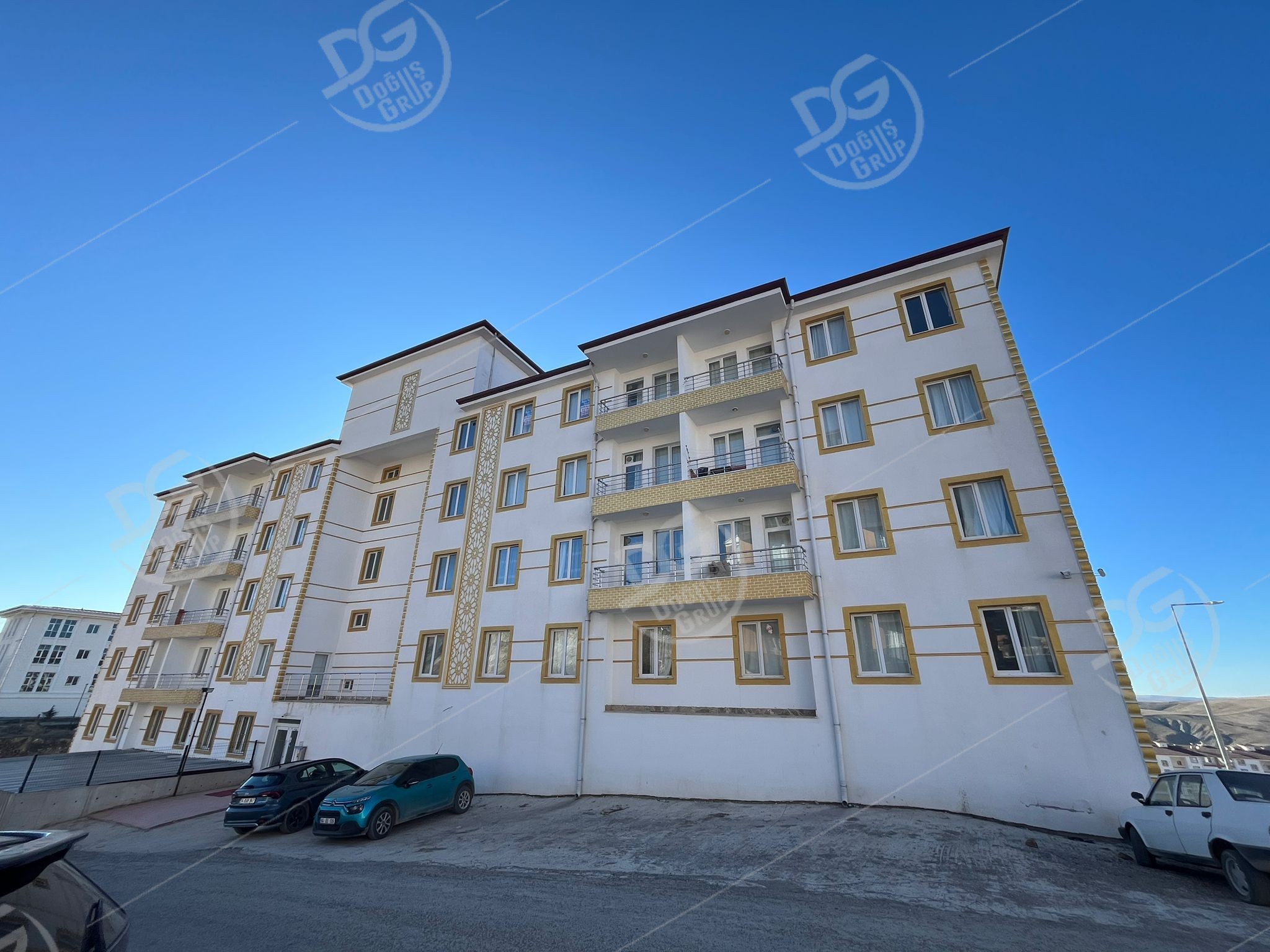 ÜNİVERSİTE BÖLGESİNDE 2+1 EŞYALI SATILIK DAİRE
