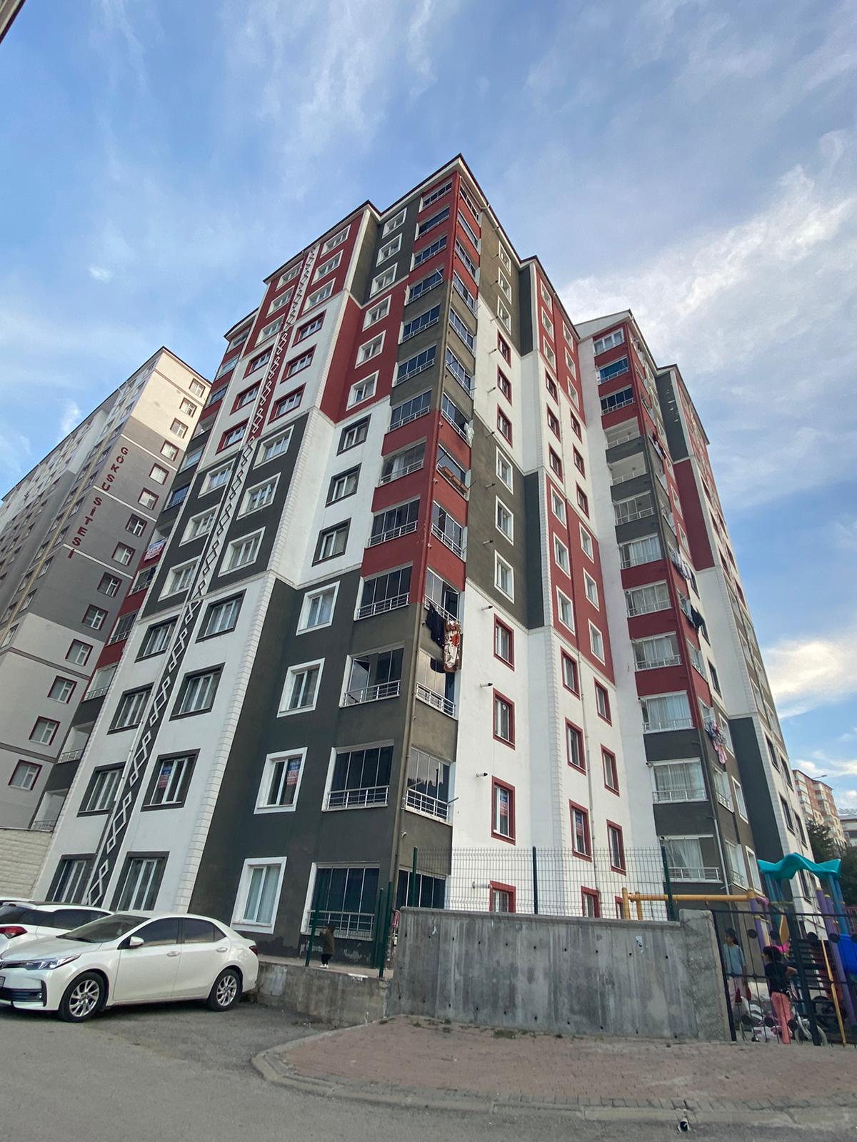 SPOR VADİSİNDE ARA KAT 3+1 SATILIK DAİRE
