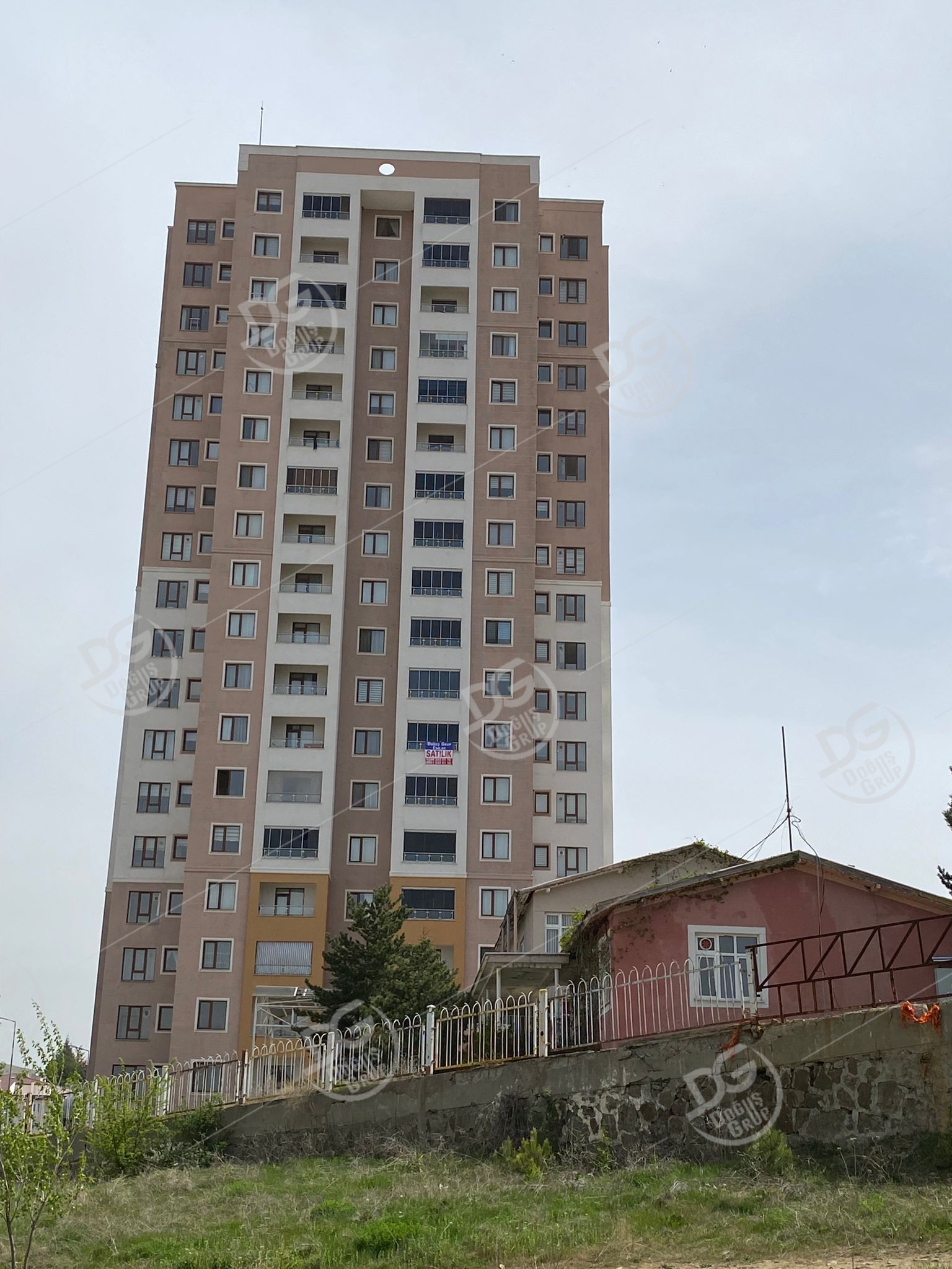 NOVADA PANORAMA EVLERİNDE ARA KAT 4+1 SATILIK DAİRE