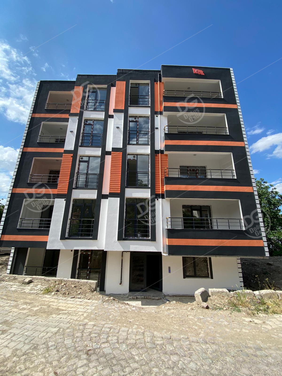 YOZGAT PARK YAKINI SIFIR YAPI ARA KAT 3+0 SATILIK DAİRE