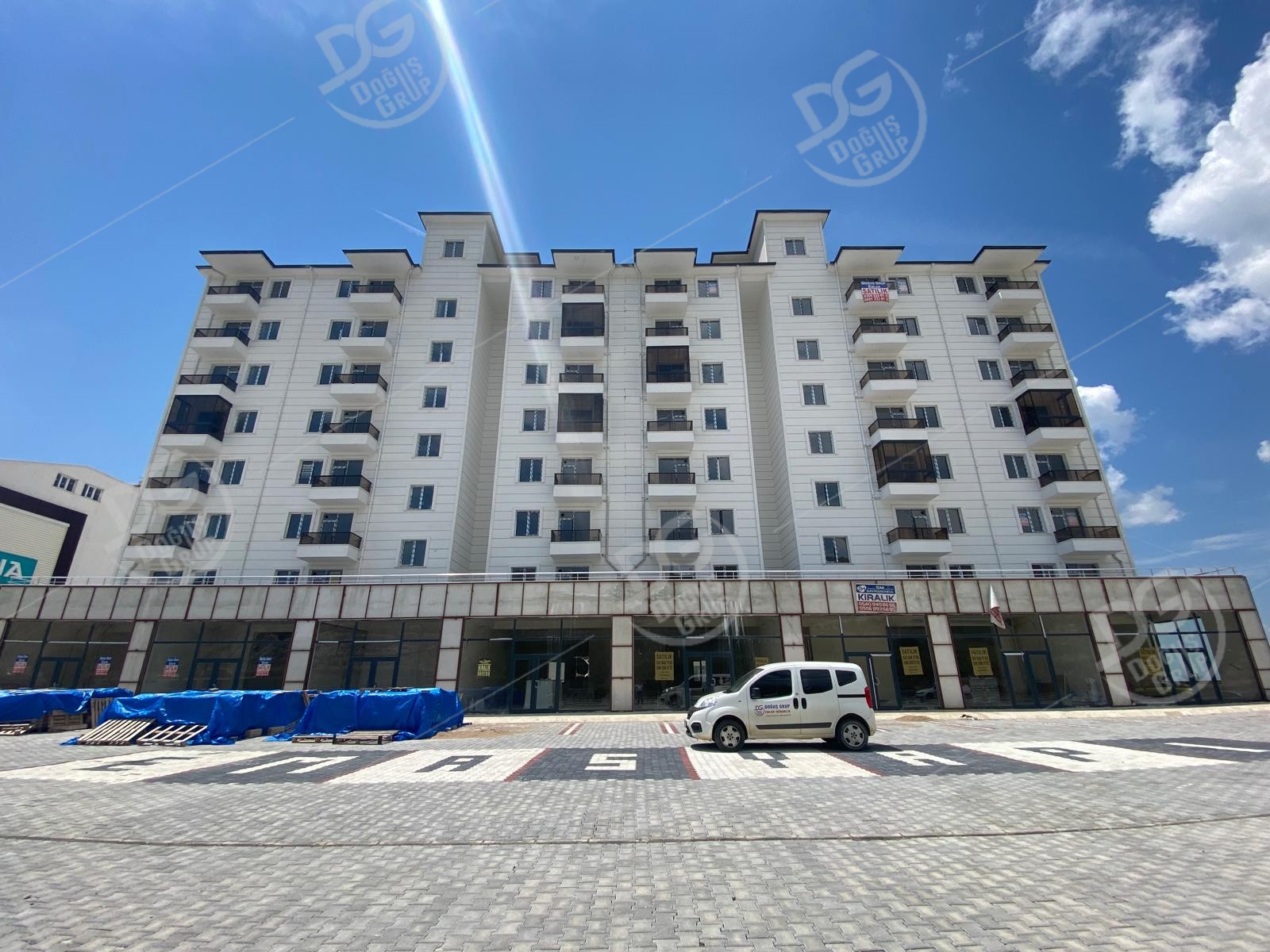 ÜNİVERSİTE YOLUNDA 1+1 SATILIK DAİRE