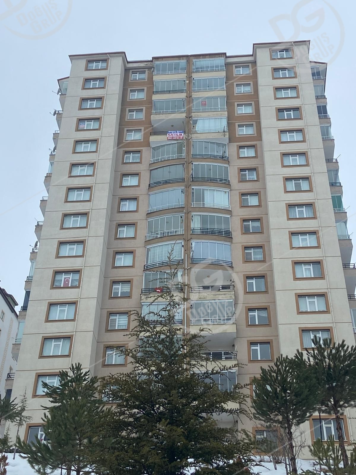 KENT PARK BÖLGESİ SİTE İÇERİSİNDE ARA KAT 4+1 SATILIK DAİRE