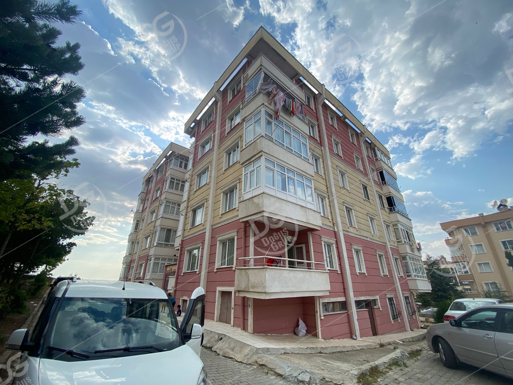 BAHÇEŞEHİRDE GÜNEY DOĞU AÇIK CEPHELİ 3+1 KİRALIK DAİRE