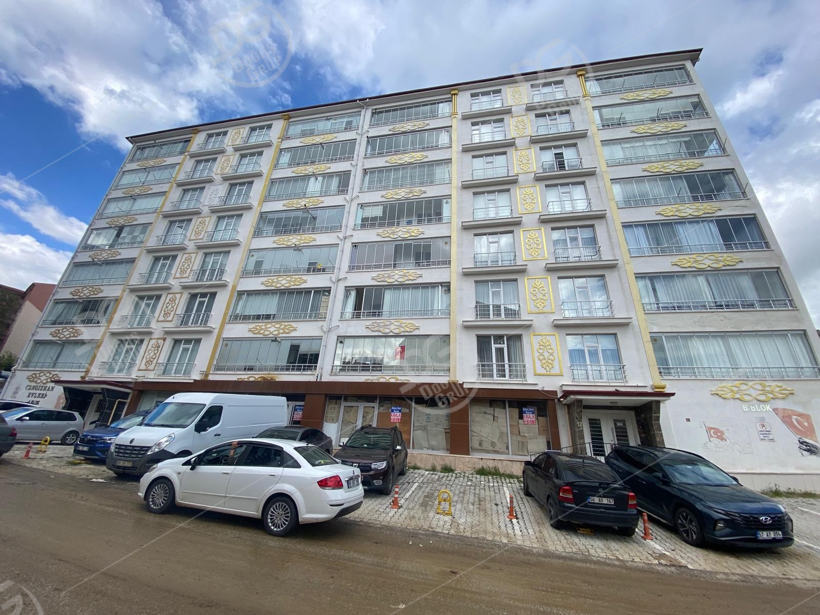 ŞEHİR MERKEZİNDE 300 m² KİRALIK DÜKKAN