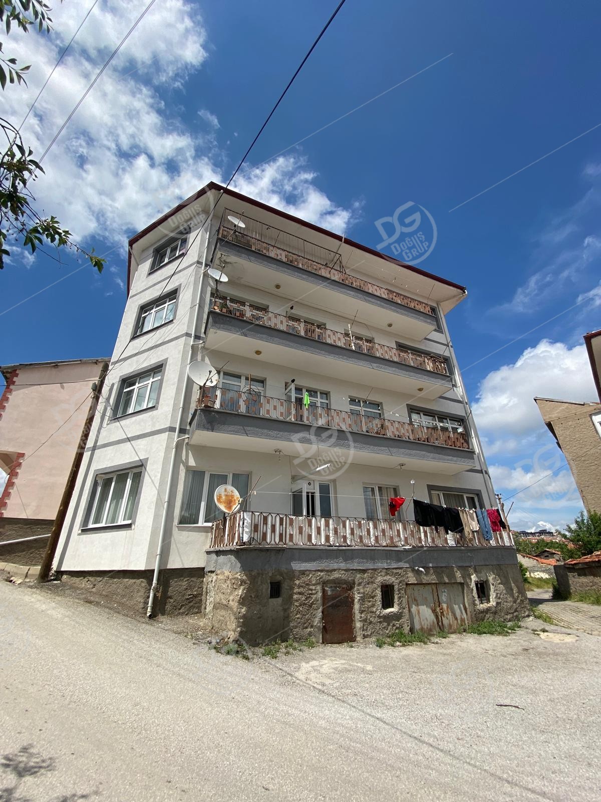 ŞEHİR MERKEZİNE YÜRÜME MESAFESİNDE 3+1 SATILIK DAİRE
