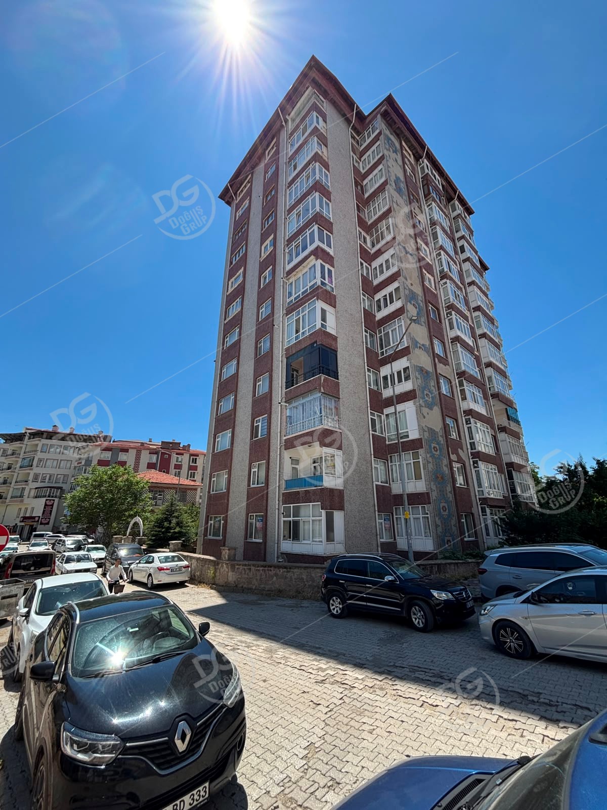 DOLUNAY SİTESİNDE ÜÇ CEPHELİ 3+1 SATILIK DAİRE
