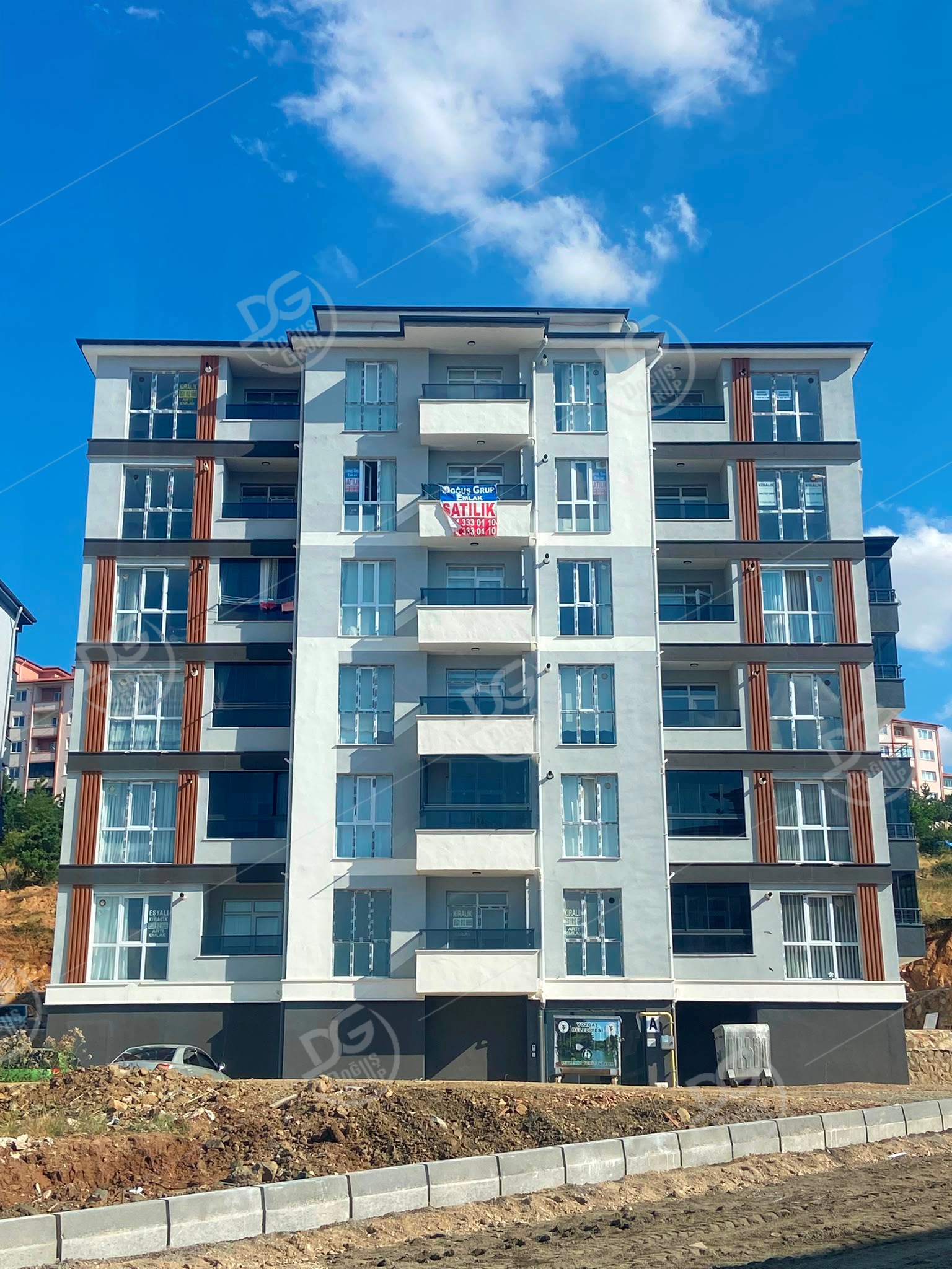 DOĞU PARK SİTESİNDE ARA KAT 2+1 SATILIK DAİRE