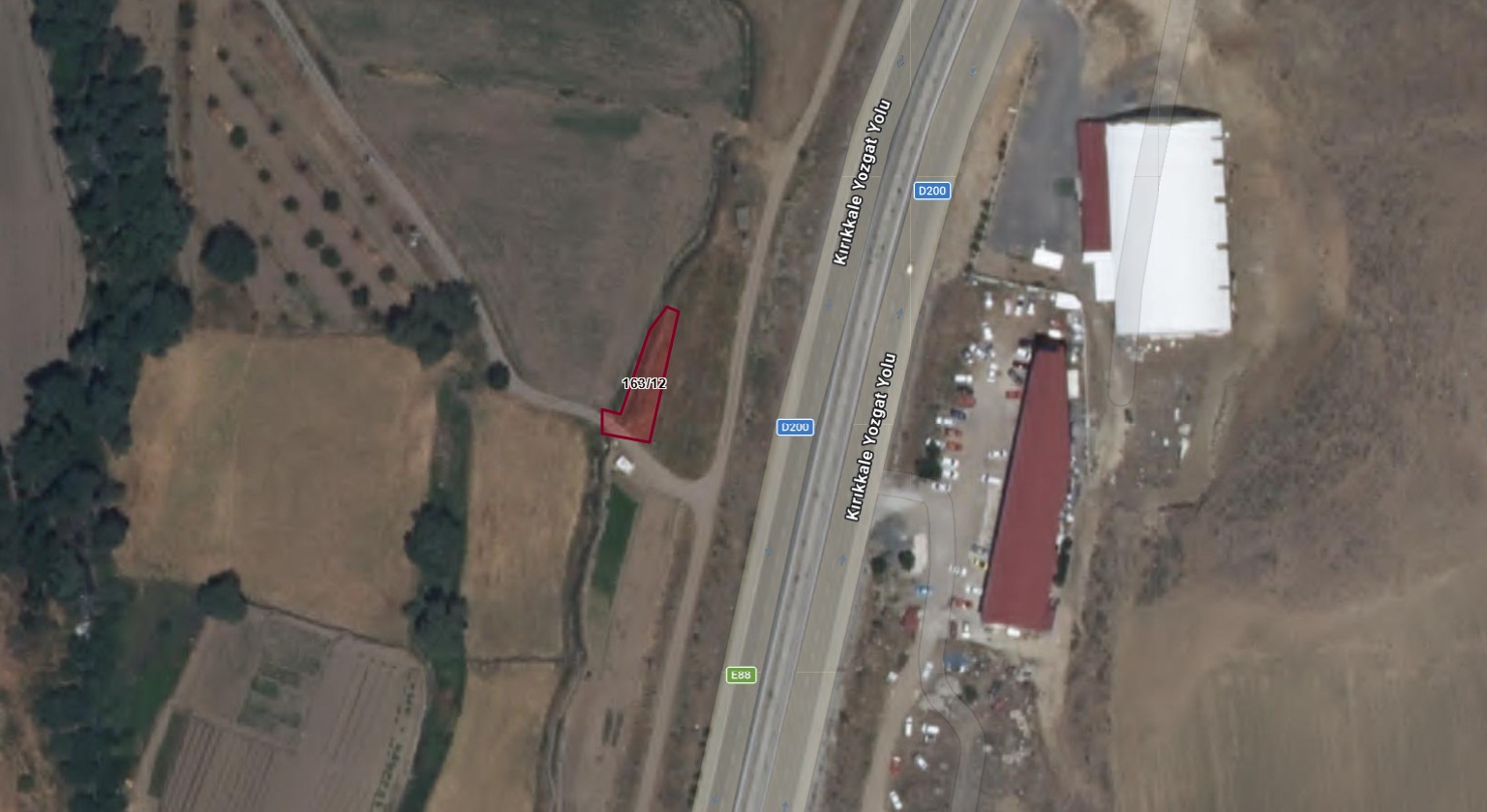 KIRIKKALE-YOZGAT KARA YOLU ÜZERİ 242 m² SATILIK TARLA