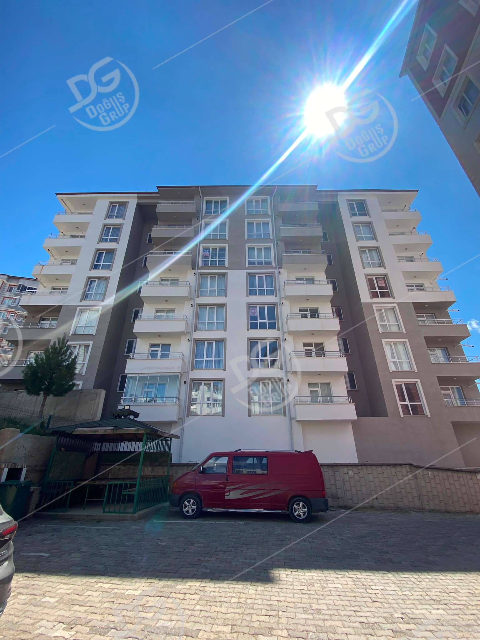 DOĞUŞ'TAN ÜNİVERSİTE YOLU ÜZERİNDE EŞYALI KİRALIK 1+1 DAİRE
