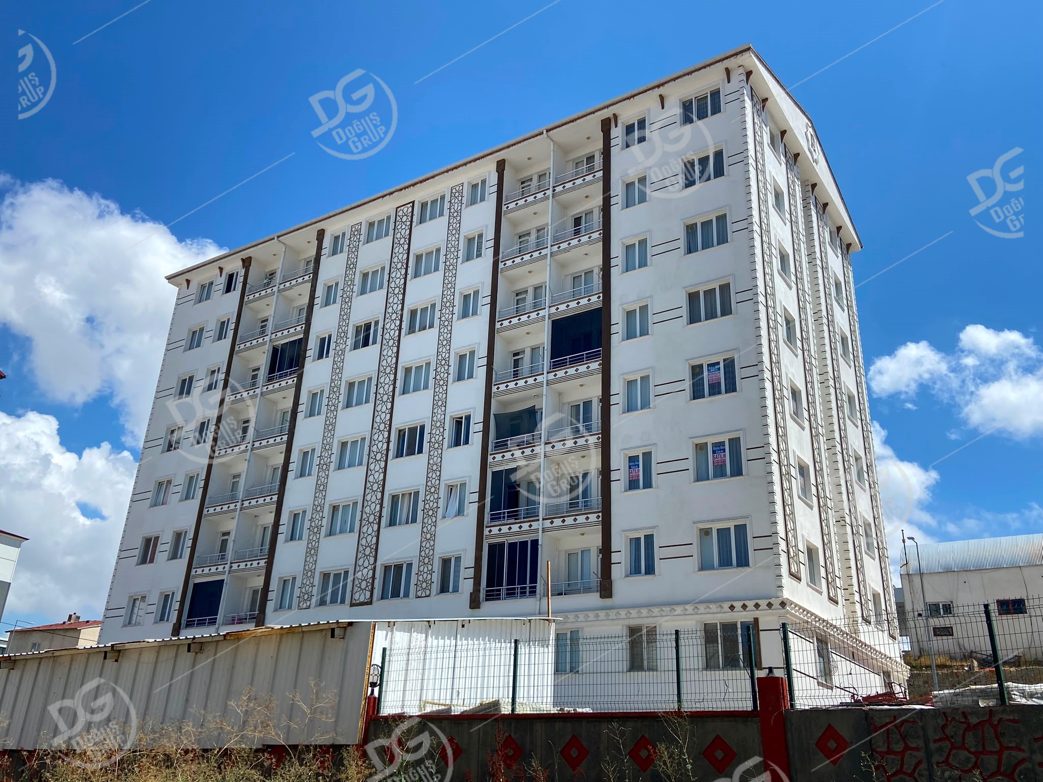 YATIRIMLIK ÜNİVERSİTE YOLUNDA  EŞYALI SATILIK  2+1 DAİRE