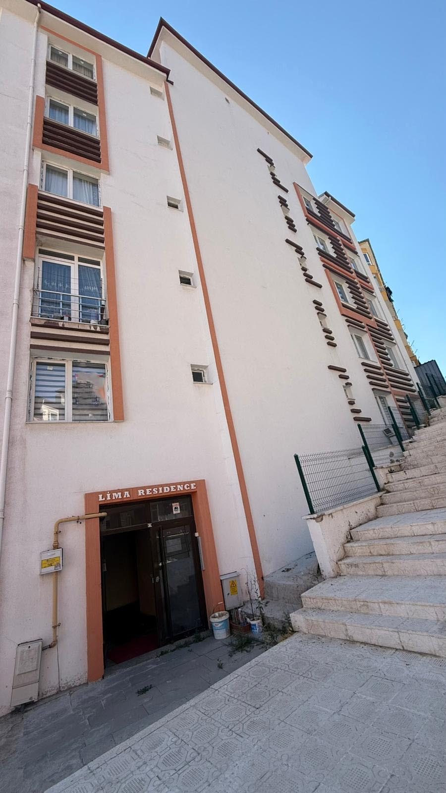 LİMA REZİDANS'TA SATILIK 2+1 DAİRE