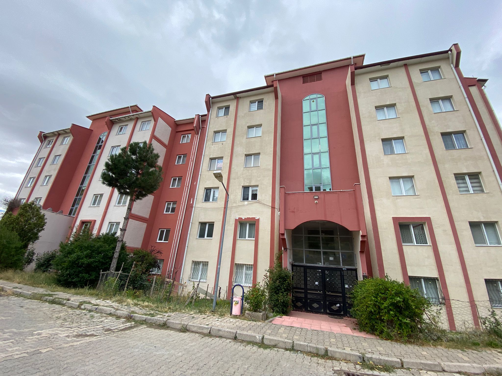 1.ETAP TOKİDE 3+1 FULL YAPILI UYGUN FİYATLI SATILIK DAİRE