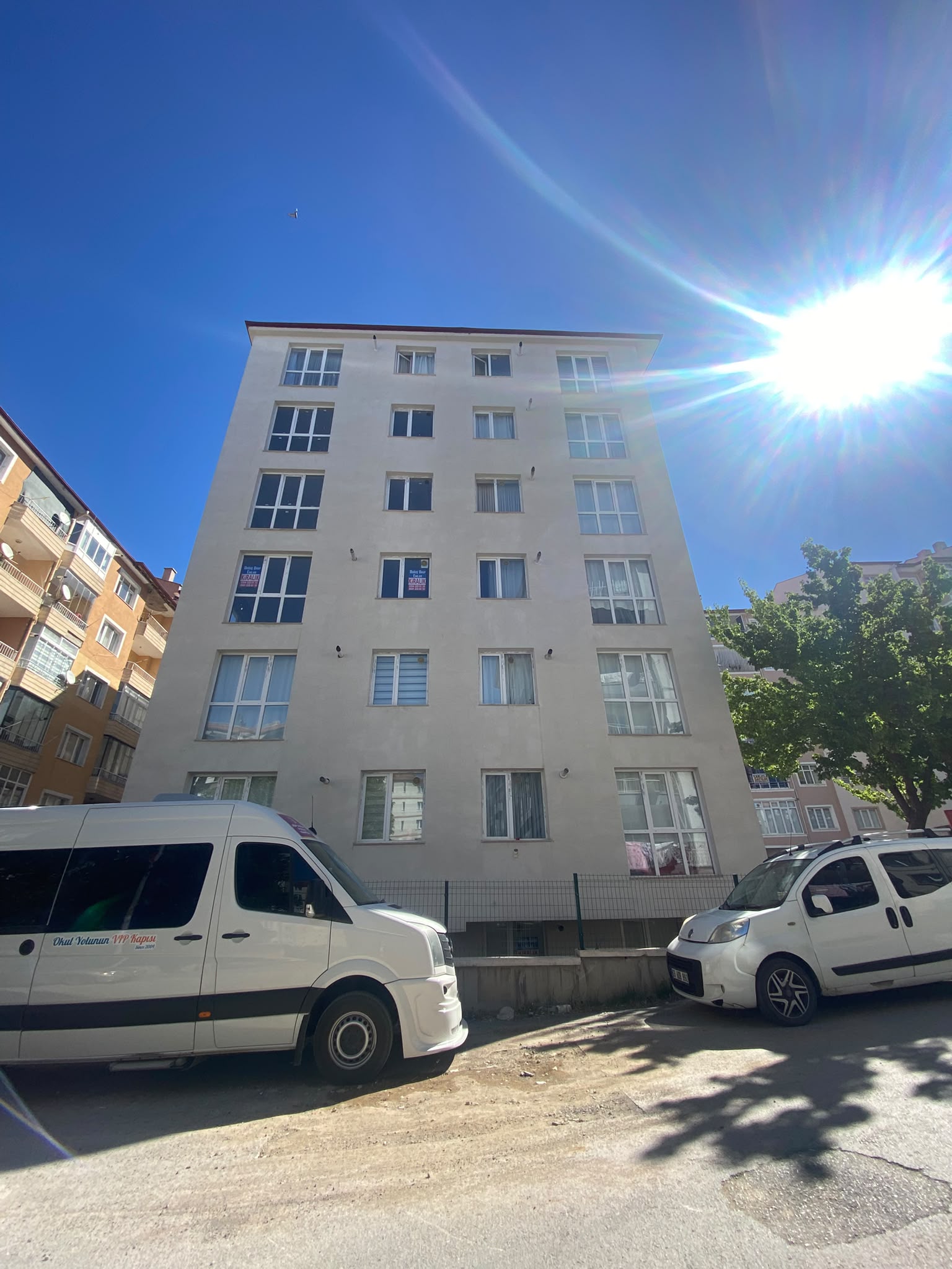 MERKEZDE KONUMUYLA ÖNE ÇIKAN  3+0 KİRALIK DAİRE