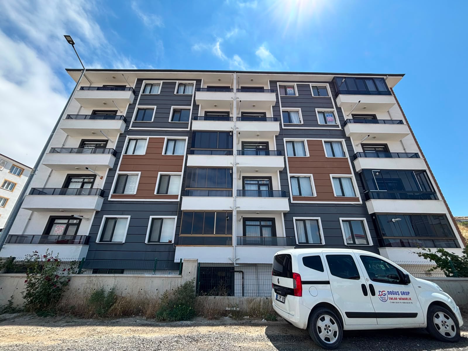 ADALET EĞİTİM MERKEZİ YANINDA SATILIK 2+1 DAİRE