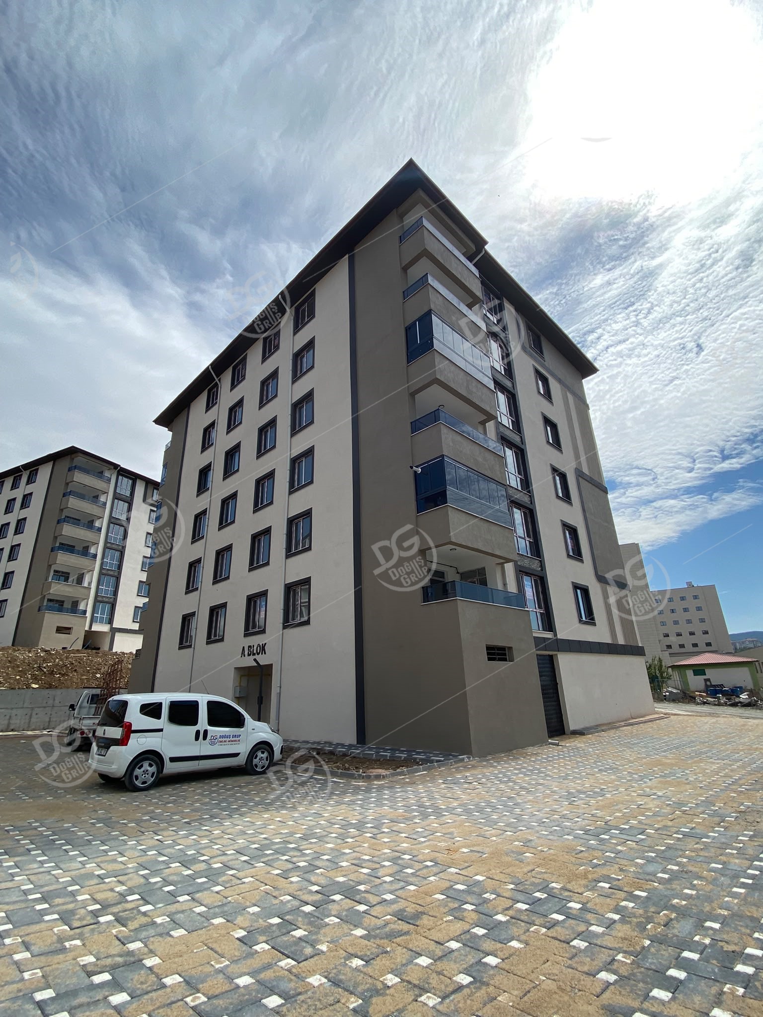 ŞEHİR HASTANESİ YANI TEPE PRİME'DA ARA KAT 3+0 DAİRE