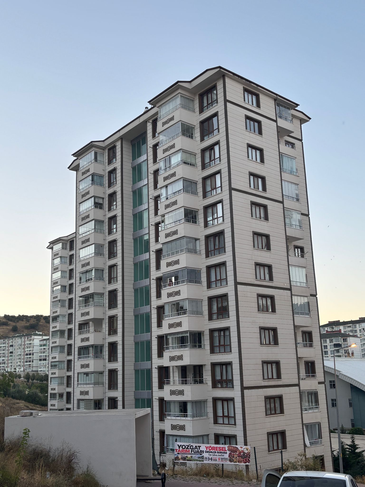 MY GREEN SİTESİNDE İÇİ FULL YAPILI ARA KAT 4+1 DAİRE