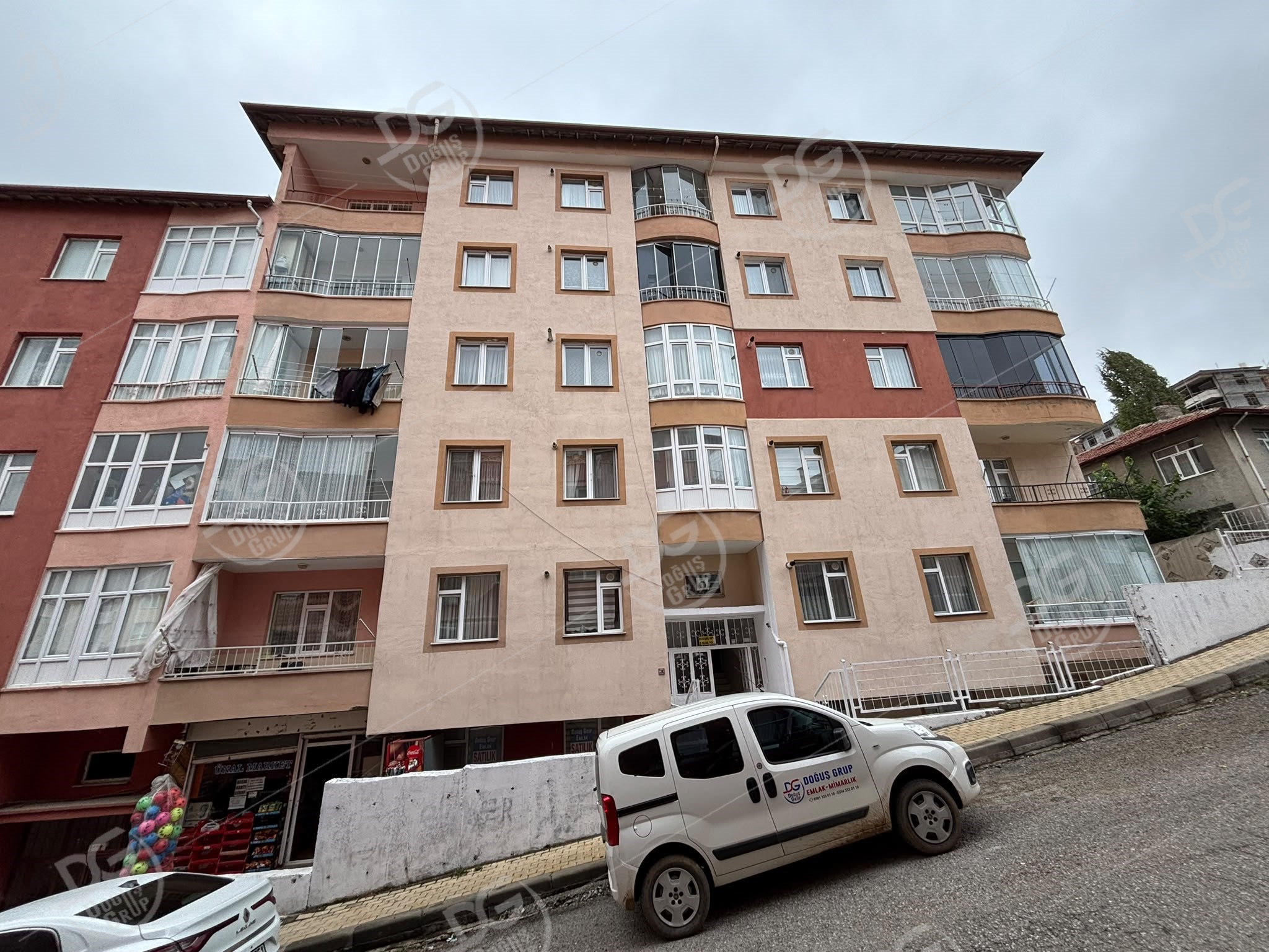ŞEHİR MERKEZİNDE UYGUN FİYATLI KİRACILI EV VE İŞ YERİ